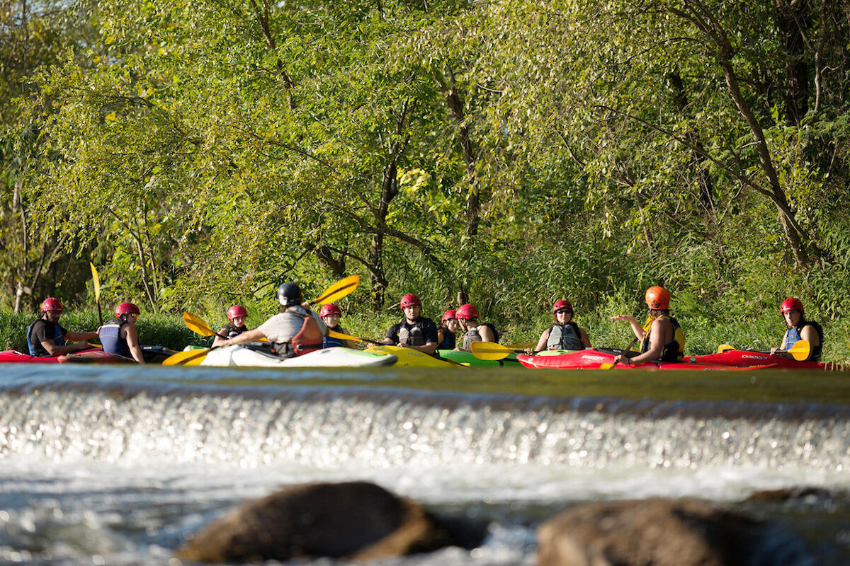 Participants enjoy an Outdoor Adventure Program kayak clinic on the James River.
<br>Photo courtesy of Rec Sports
