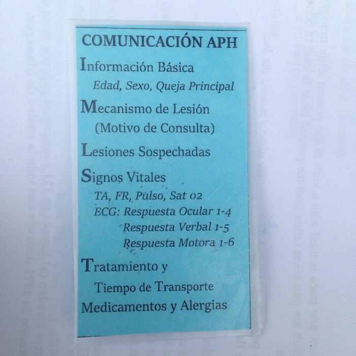 Information cards were given to Ecuadorian emergency medical services personnel as a reminder of what data to include in the patient report given to hospital staff when a patient arrives.