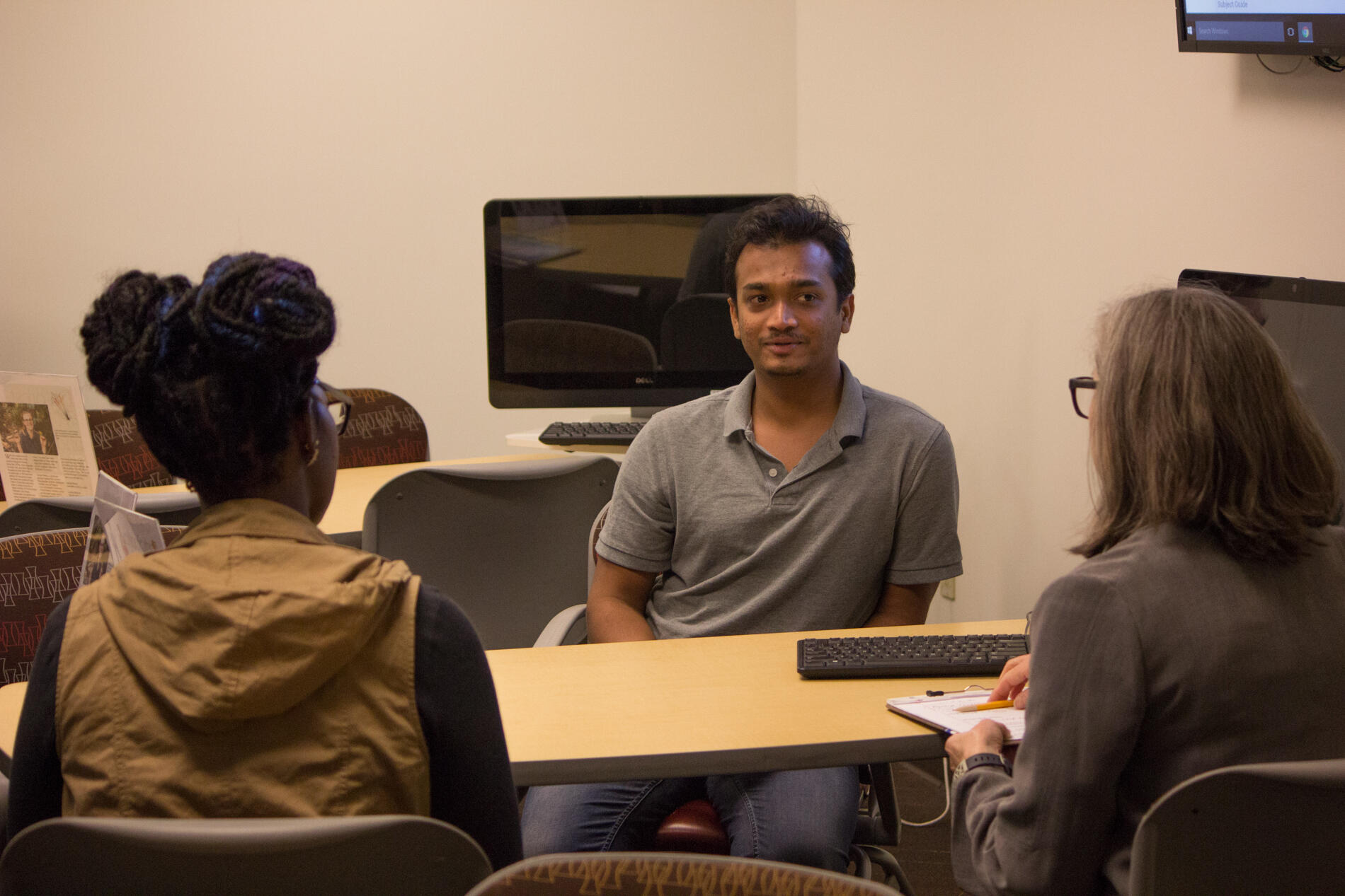 Students taking this fall's new Science Journalism course at VCU interviewed graduate students about their research at a recent workshop at Cabell Library.
