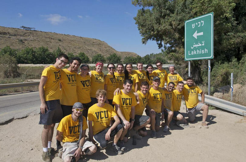 Jon Waybright (front row, fourth from right) with VCU students he led on a trip to Israel.