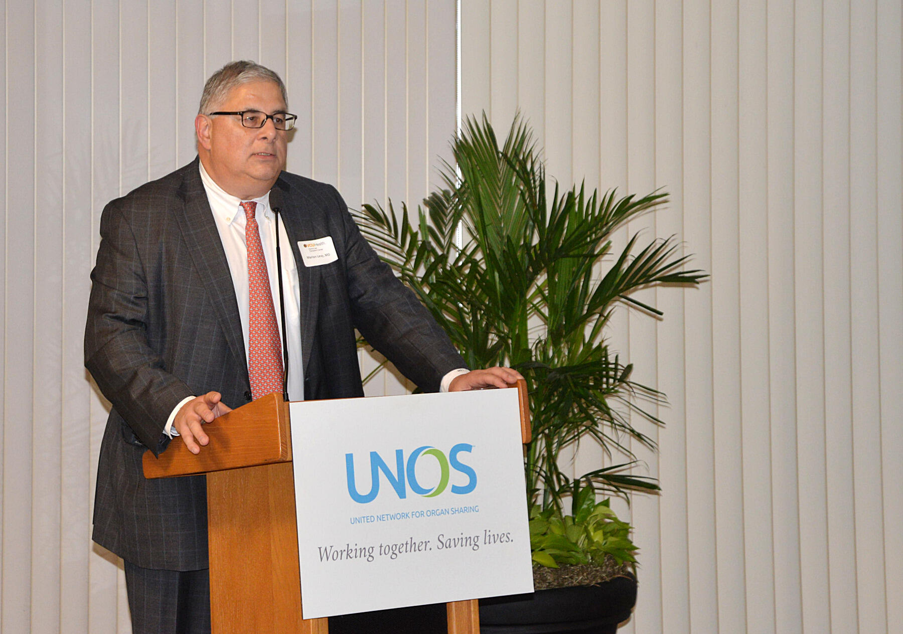 Marlon Levy, M.D., the Hume-Lee transplant surgery director, speaks at the Hume-Lee living donor recipient celebration 