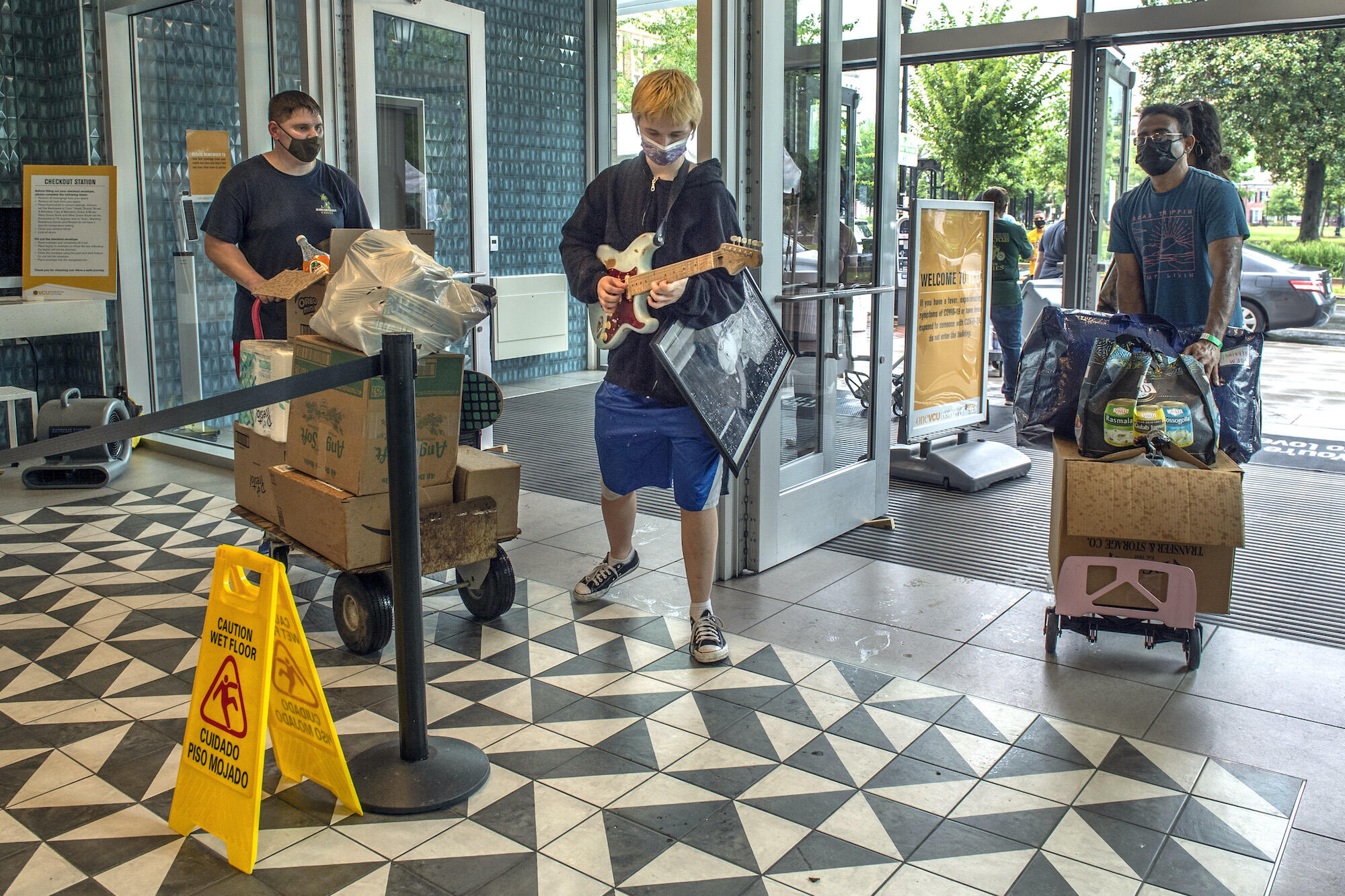 Students moving into Gladding Residence Center.