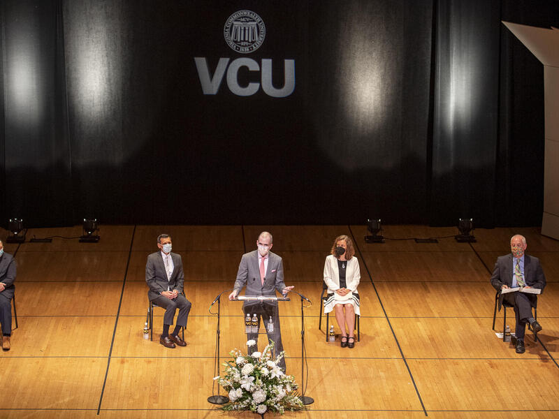 Ray Shepherd receiving the Outstanding Term Faculty Award at VCU's 2020 Faculty Convocation.