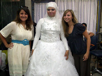 Elisabeth Chop (left) and Erica Lamberta with an Egyptian bride in a salon. Photo courtesy of Erica Lamberta