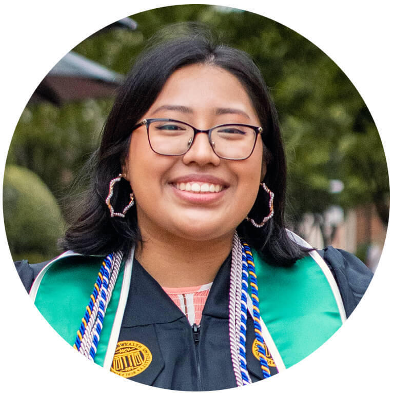 Head shot photo of Julissa Martinez.