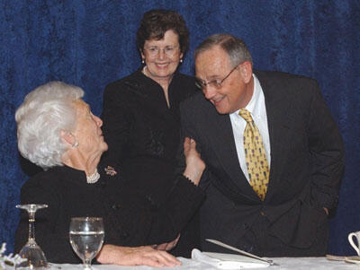 VCU President Eugene P. Trani, Ph.D. and Mrs. Lois E. Trani (center) greet Mrs. Bush at the gala fundraising dinner to benefit Hospital Hospitality House, held at the Richmond Marriott
Hotel.

Photos by Allen Jones, VCU Creative Services