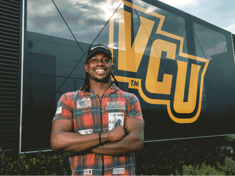 Gif of Andy Shar, Tyler Baldwin, Teresa Orellana, Ethan Wright, Gabe Thomas, Maria Fernandez, Worthy Onyeuka andErin Cundiff