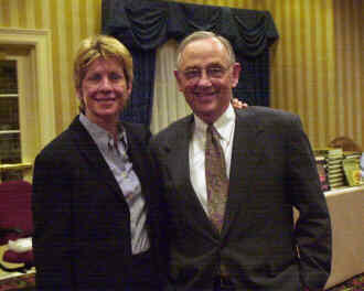 Before her reading, Patricia Cornwell visited with VCU President Eugene P. Trani.