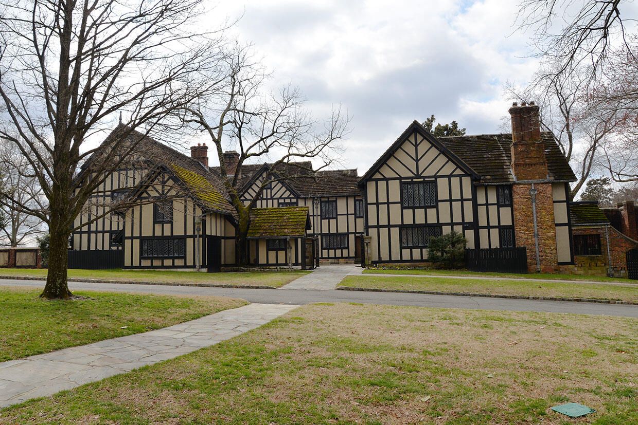 Photo of Agecroft Hall.