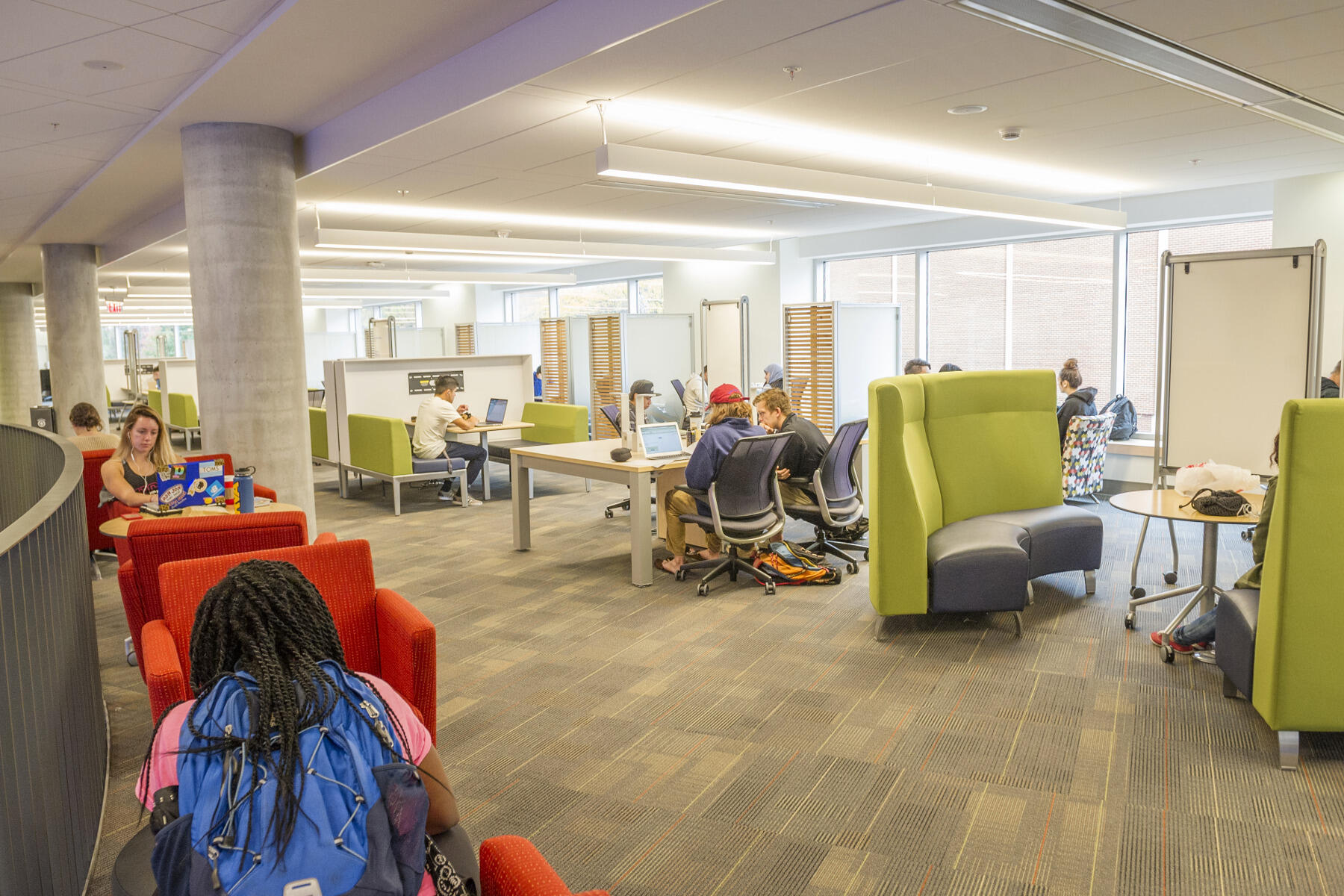 The new library adds more than 1,000 new seats and features a variety of collaborative study areas.