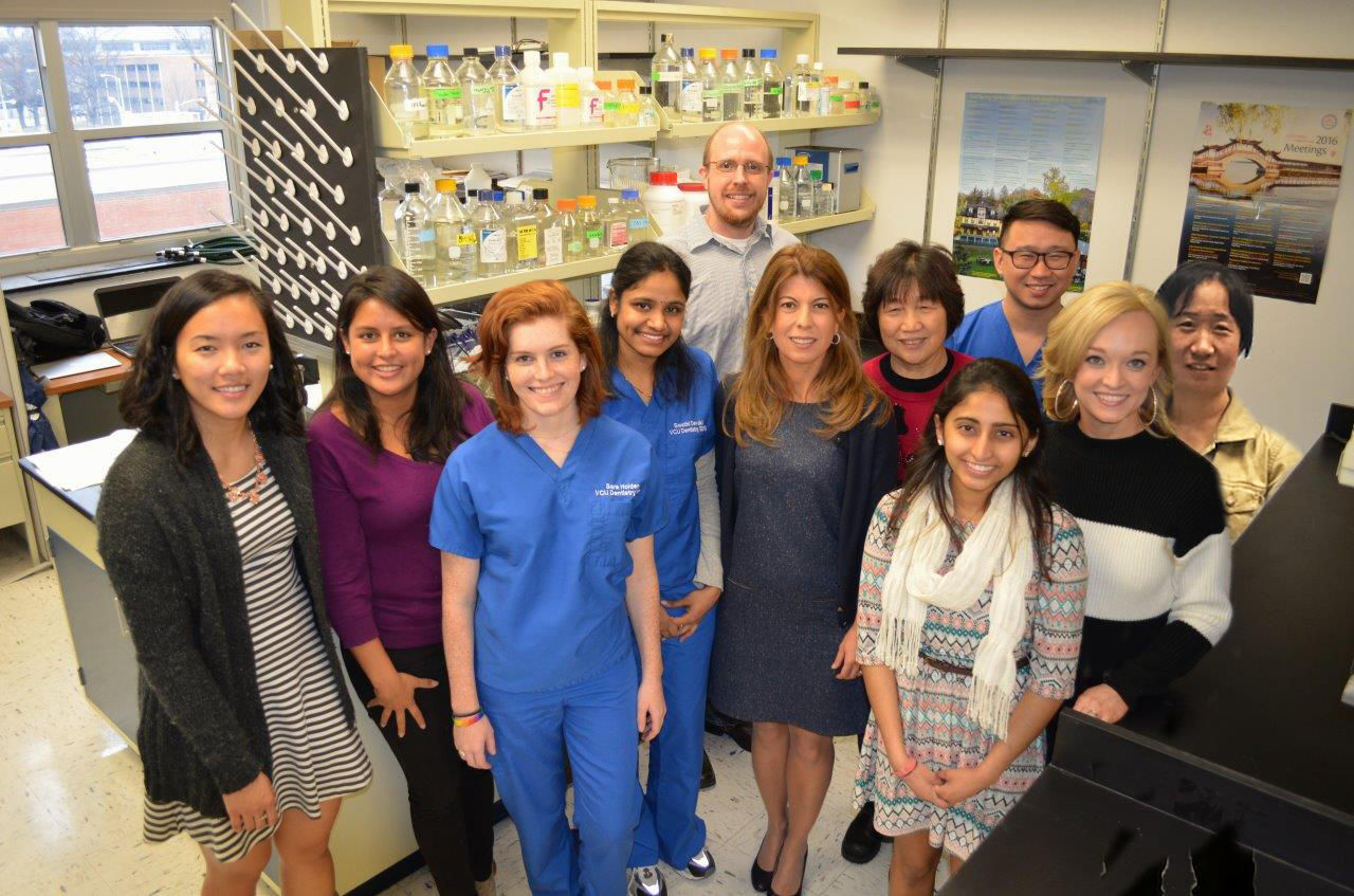 Sahingur with VCU School of Dentistry postgraduate students. (Photo courtesy of Sinem Esra Sahingur)