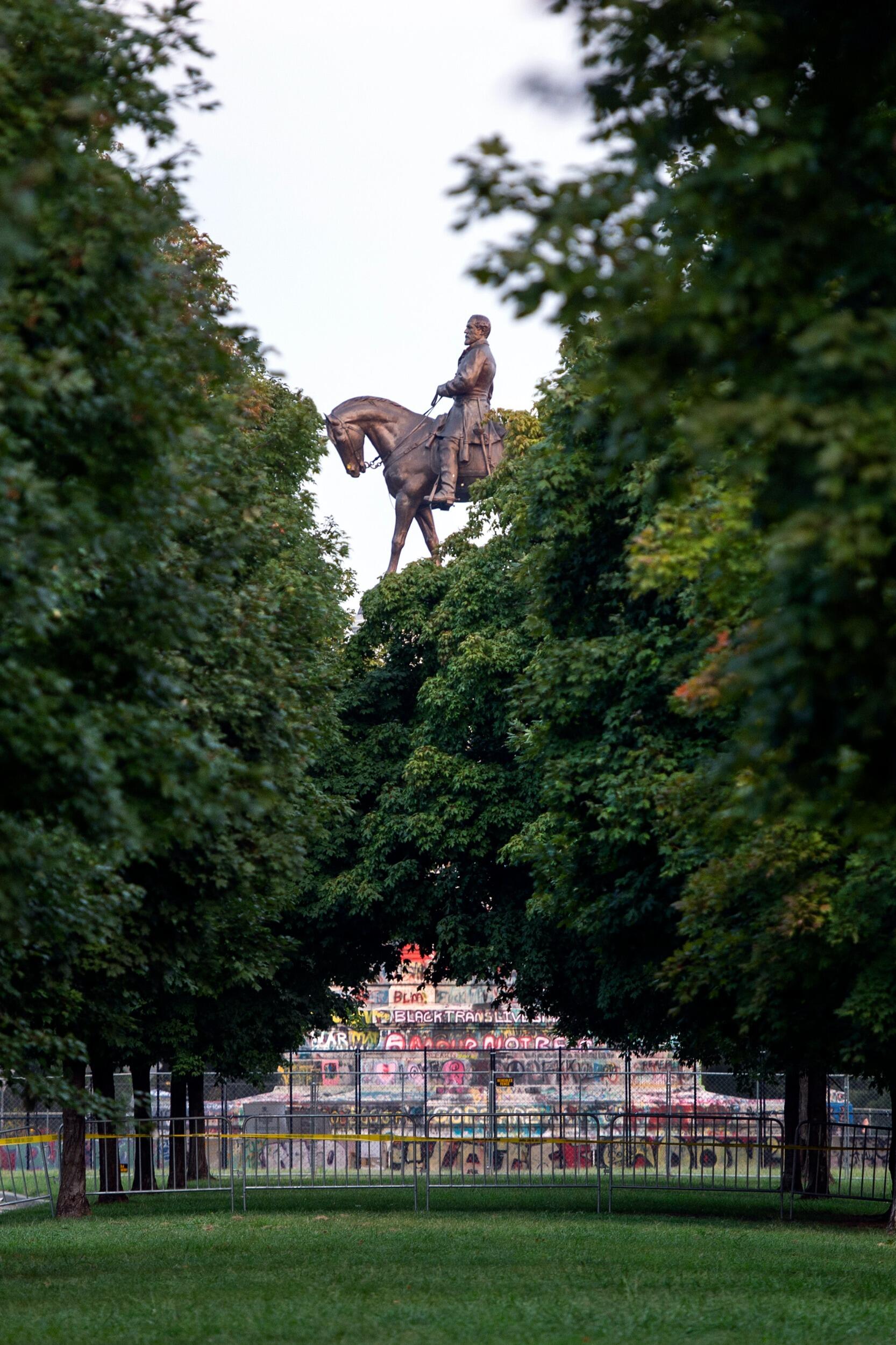 The Robert E. Lee statue on Monument Avenue