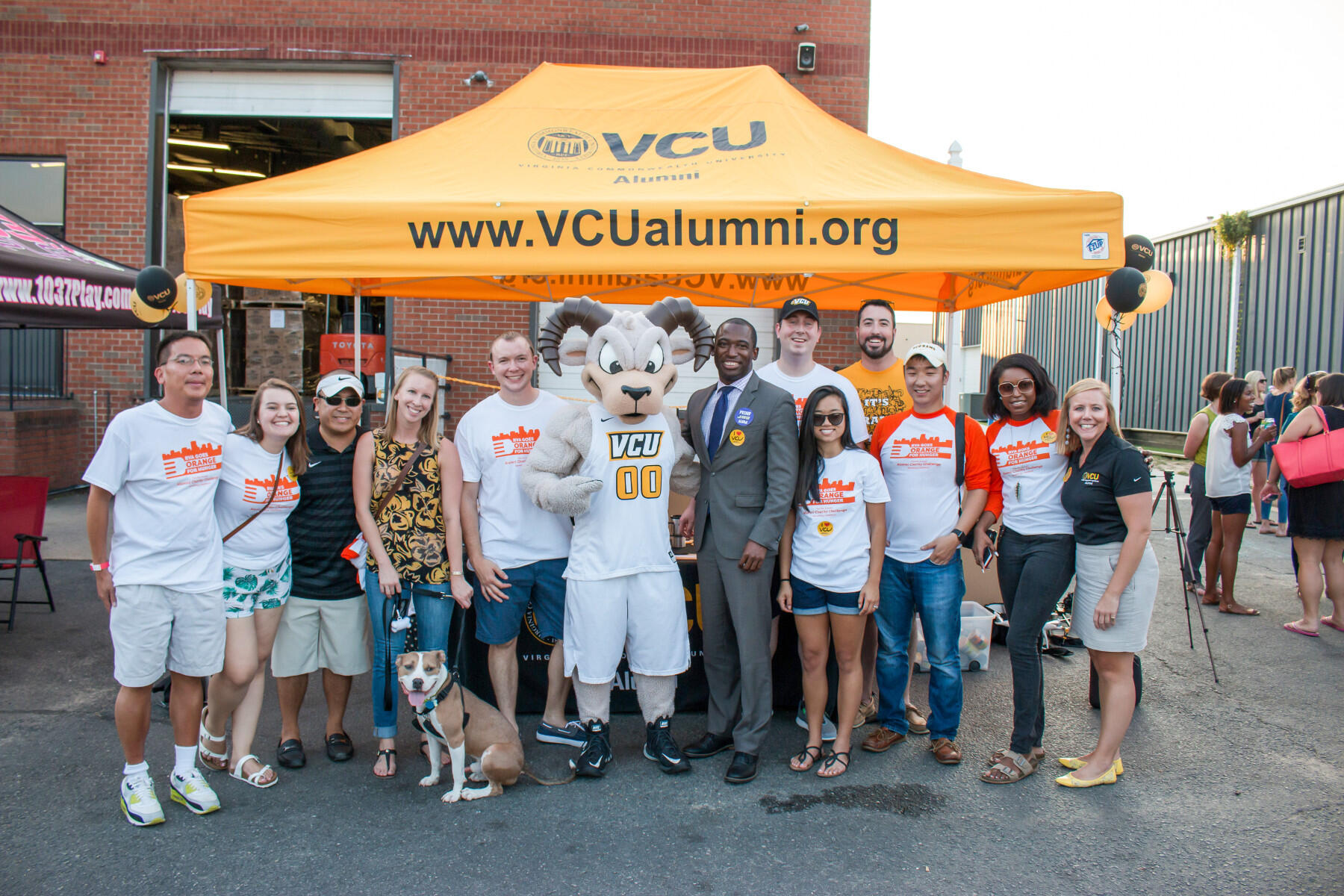 Richmond Mayor Levar Stoney, center, and VCU alumni pose for a photo at last year's charity challenge. (Courtesy photo)