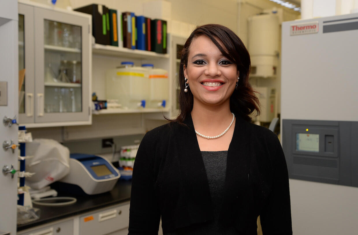 Sarah Izabel in a lab in Sanger Hall