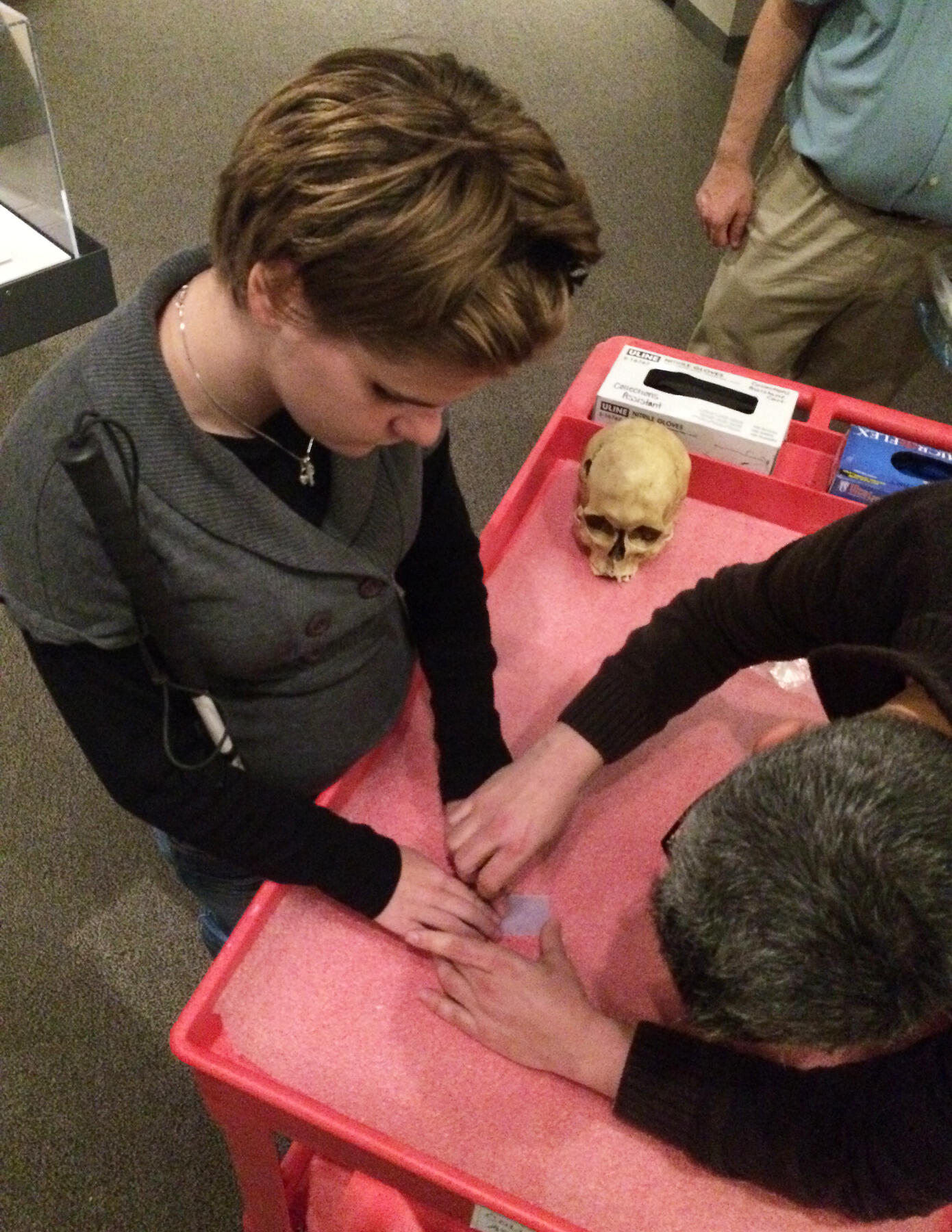 Drudge feels George Washington's signature on a 3-D-printed artifact.