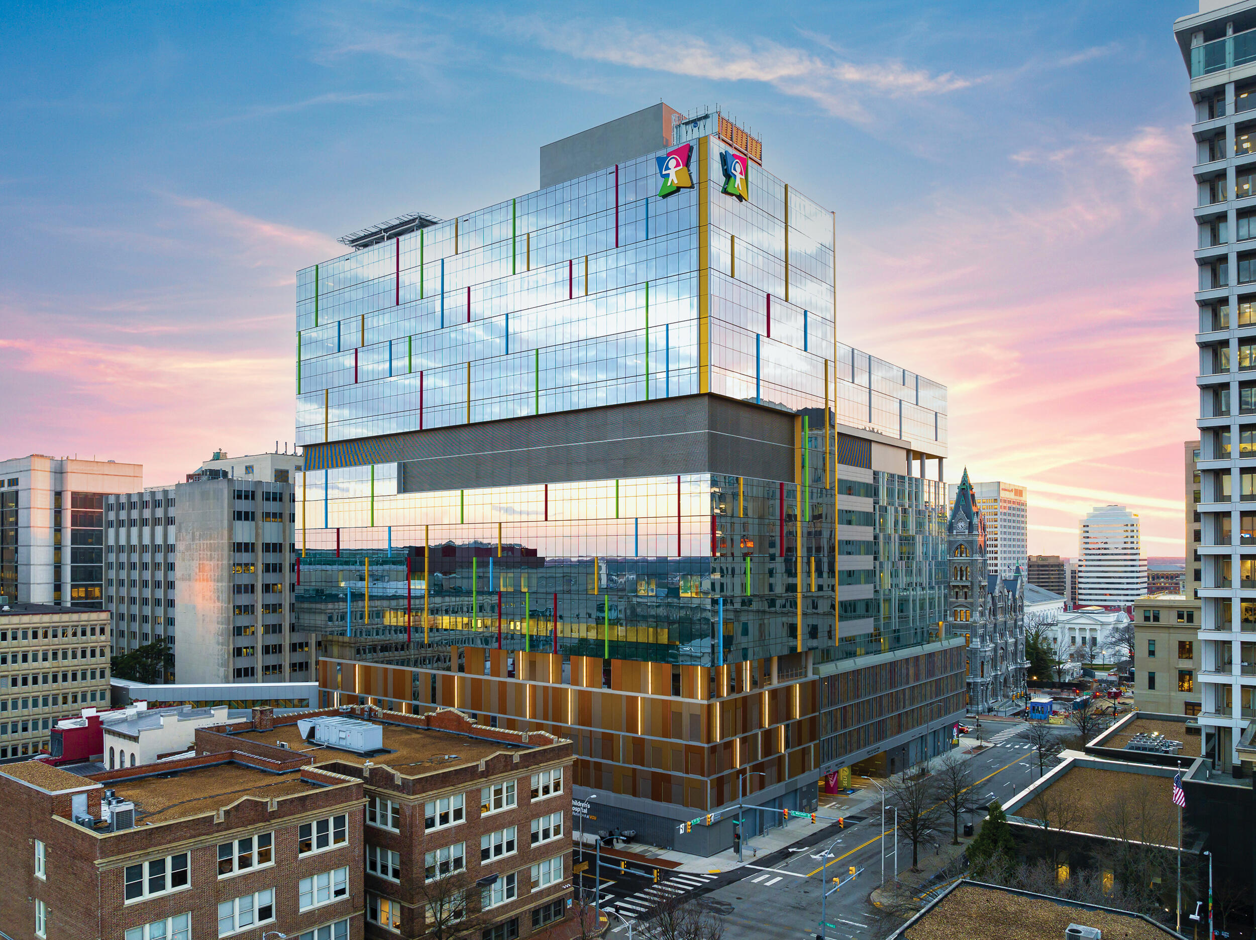 An exterior photo of the Children's Hospital of Richmond at VCU's new Children's Tower